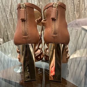 Womens sandal BCBGMAXAZRIA